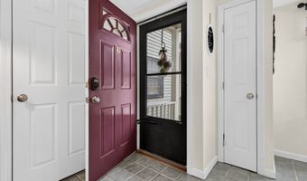 906 Canterbury Ln 906, Colchester, CT 06415