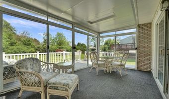 61 Caesar Blvd, Amherst, NY 14221