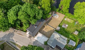 38 Newbury St, Auburn, ME 04210