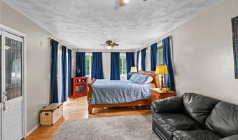 16 Spectacle Ave, Warwick, RI 02888