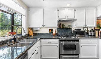 5720 Skyview Way E, Agoura Hills, CA 91301