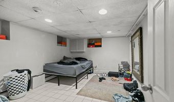 21 Slocum St, Newport, RI 02840