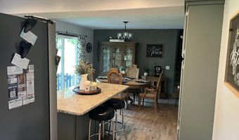 508 E Kirkwood Dr, Aurora, MO 65605