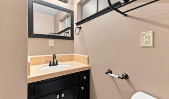 10840 Cedar St, Armona, CA 93202