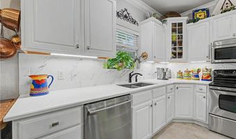 12 Hoyer Ln, Bella Vista, AR 72714