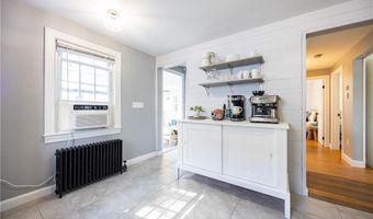 33 Providence Ave, East Providence, RI 02915