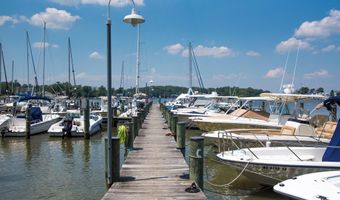 45 E LAKE Dr, Annapolis, MD 21403