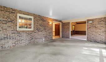 2501 Pine Cove Dr, Tucker, GA 30084