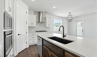 1412 N 162nd Ter, Basehor, KS 66007