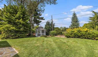 2222 Delaware Dr, Ann Arbor, MI 48103