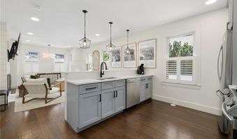 8 Cross St 1, Newport, RI 02840