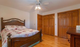 35 Jennie Cir, Agawam, MA 01001