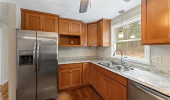 215 Fenner Hill Rd, Hopkinton, RI 02832