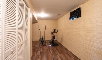 1211 10th Ave SE, Altoona, IA 50009