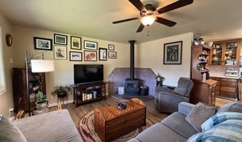 537 ART St, Brookings, OR 97415