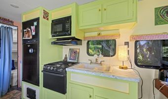 62 HOOLAWA Rd B, Haiku, HI 96708