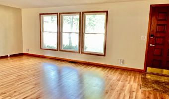 1047 Oak Dr, Altoona, WI 54720