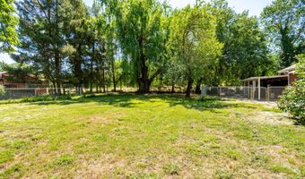 5609 Shady Ln, Anderson, CA 96007