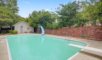 2186 Atkinson Rd, Biloxi, MS 39531