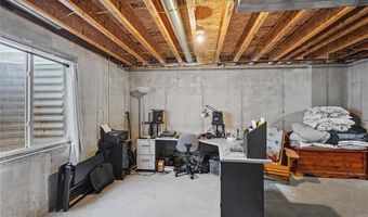 1000 Kathys Ct, Baldwin City, KS 66006
