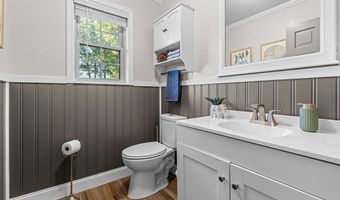 702 Dewoody Dr, Bentonville, AR 72712