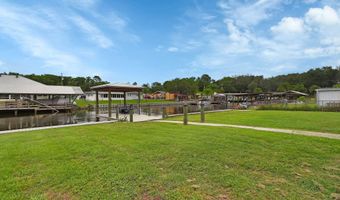 1610 Juno Trl, Astor, FL 32102