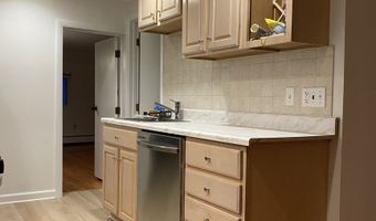132 Shore Dr, Branford, CT 06405