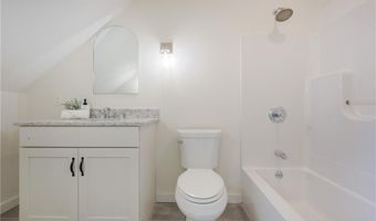26 Old Stone Church Rd, Little Compton, RI 02837