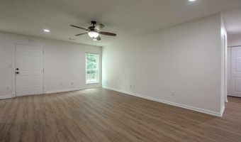 218 Hunters Run Dr, Benton, AR 72015
