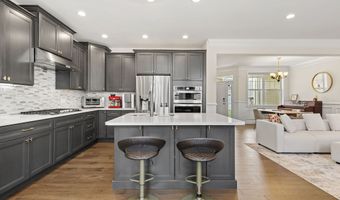 131 Winding Ridge Way 131, Danbury, CT 06810