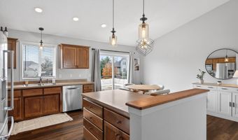 15347 Wintergreen St NW, Andover, MN 55304