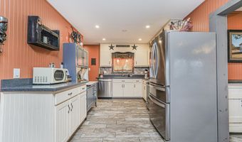 216 Main St, Middletown, NJ 07748