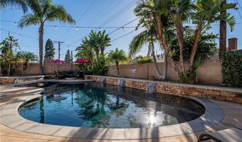 949 S Peregrine Pl, Anaheim, CA 92806