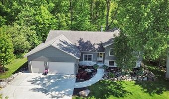 5257 Brookshire Dr, Almont, MI 48003