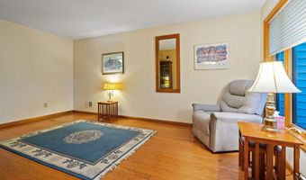 38 Woodside Dr, Albany, NY 12208
