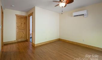 40 Governors View Rd, Asheville, NC 28805