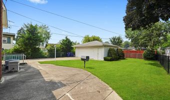 108 N May St, Addison, IL 60101