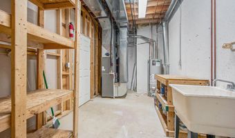 5660 Versailles Ave, Ann Arbor, MI 48103