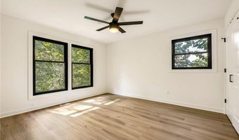 1 Adams Ln, Bella Vista, AR 72715