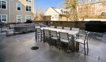 989 S BUCHANAN St #225, Arlington, VA 22204