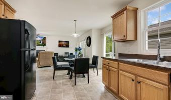 2427 FORT Dr, Alexandria, VA 22303