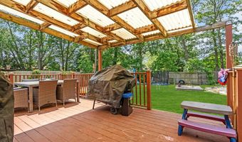 5 Midship Dr, Barnegat, NJ 08005