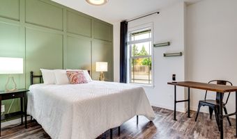 20800 YOSEMITE St, Aurora, OR 97002