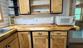 6 Maple Dr, Abbot, ME 04406