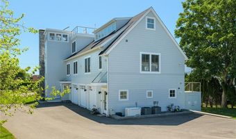 592 Tuckerman Ave, Middletown, RI 02842