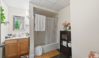 10 Pearl St, Auburn, ME 04210