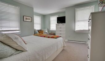 45 Burnside Ave, Newport, RI 02840