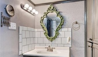 1421 Hendrix St, Altus, AR 72821