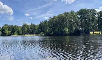 245 Lakeside Dr, Aberdeen, NC 28315