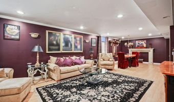 28 Pond View Cir, Barnegat, NJ 08005